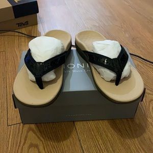 NEW Vionic Casandra Black Sandal